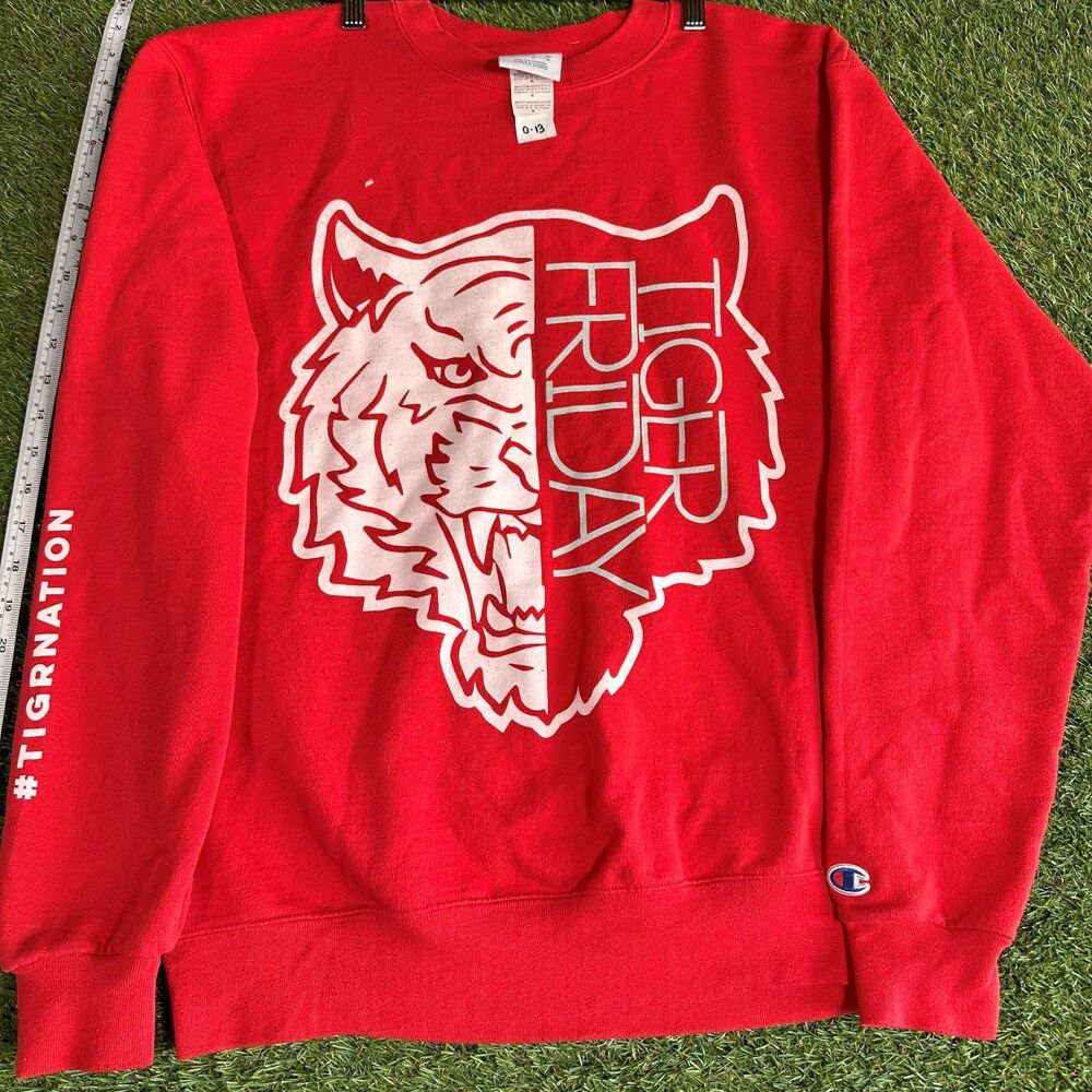 Champion Men’s Red Long Sleeve Shirt Sweater Size M